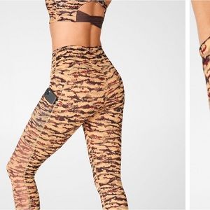 2pc set Fabletics On The Go PowerHold High-Waisted Leggings and sport bra size S